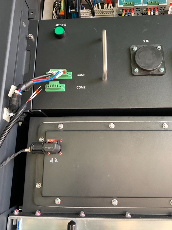 Voltaggio nominale 380 VAC 100kw Armadio batteria trifase a quattro fili per lo stoccaggio di energia C&I