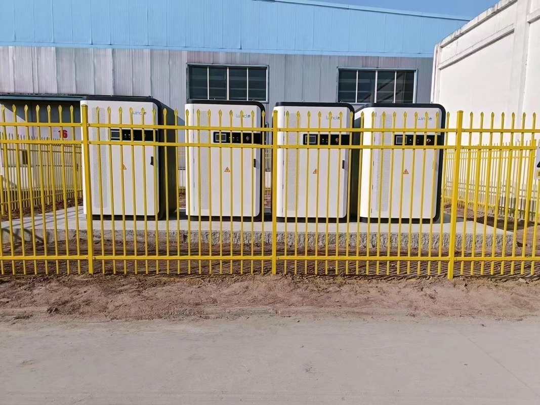 Gabinetto ESS da 125 kW 258KWh con certificato UE per la generazione distribuita e la ricarica EV