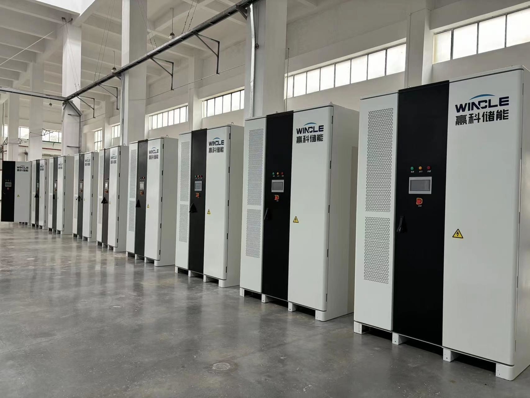 8000 tempi di ciclo 135kW 289kWh Sistema di stoccaggio dell'energia di raffreddamento liquido per la micro rete Ess