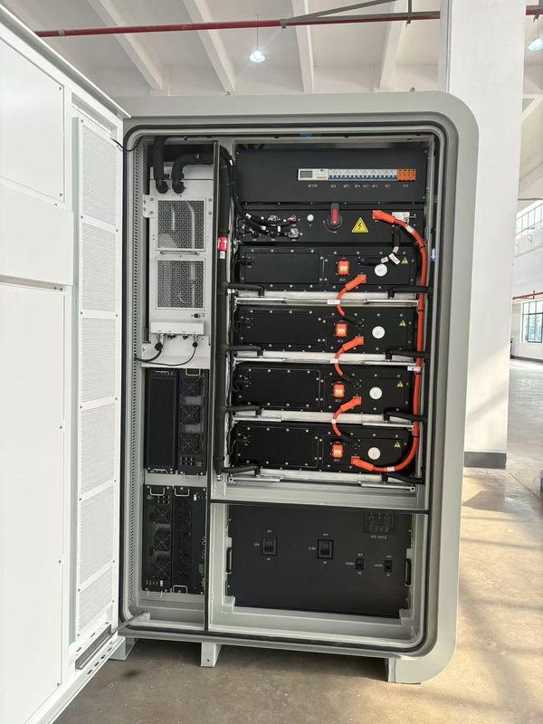8000 Cicli 96kwh Sistema di raffreddamento liquido, sistema di stoccaggio dell'energia, armadio con microfono connesso