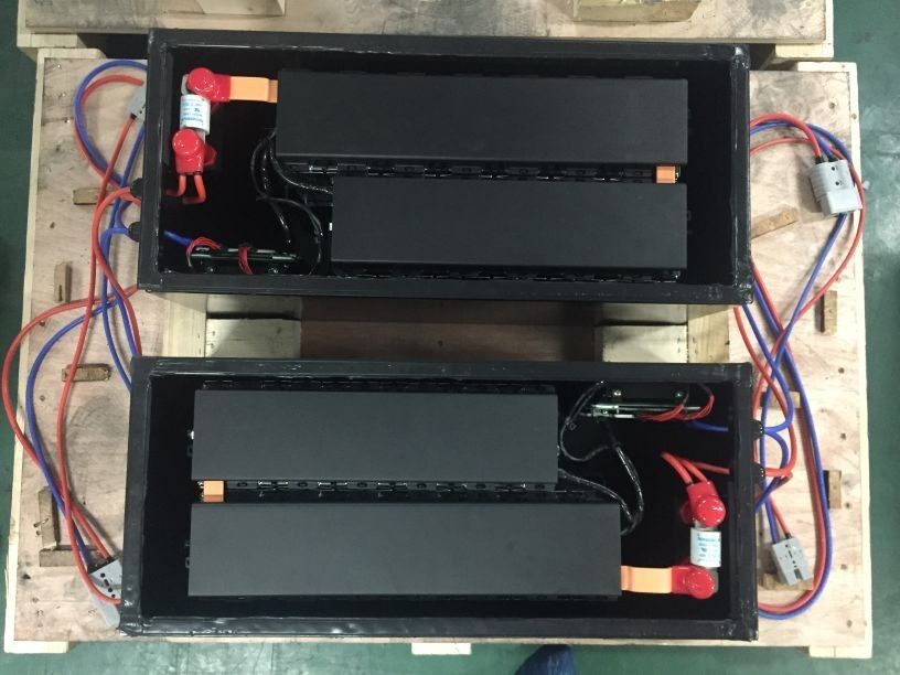 Accumulatore agli ioni di litio per moto elettrica 72V 25Ah Batteria Li-ion per triciclo elettrico
